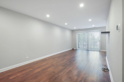 Tiny photo for 725 W Huntington Commons Road #306, Mount Prospect, IL 60056 (MLS # 12740271)