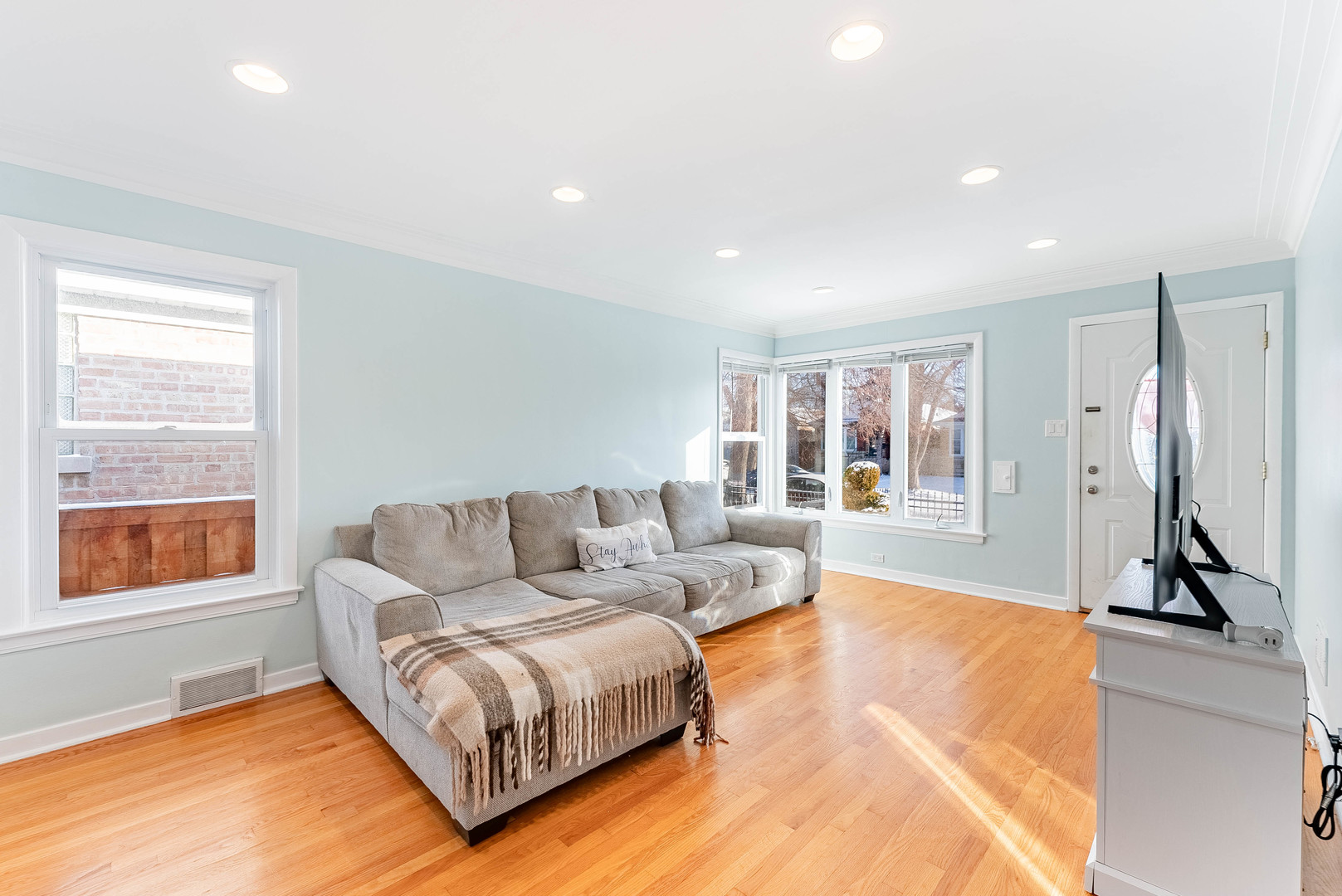 5344 N Mulligan Avenue