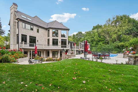 Tiny photo for 3001 Glen Eagles Court, St. Charles, IL 60174 (MLS # 12663285)