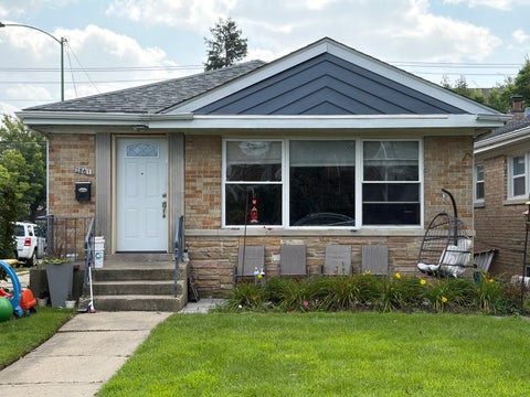 Photo of 2801 W coyle Avenue, Chicago, IL 60645 (MLS # 12741057)