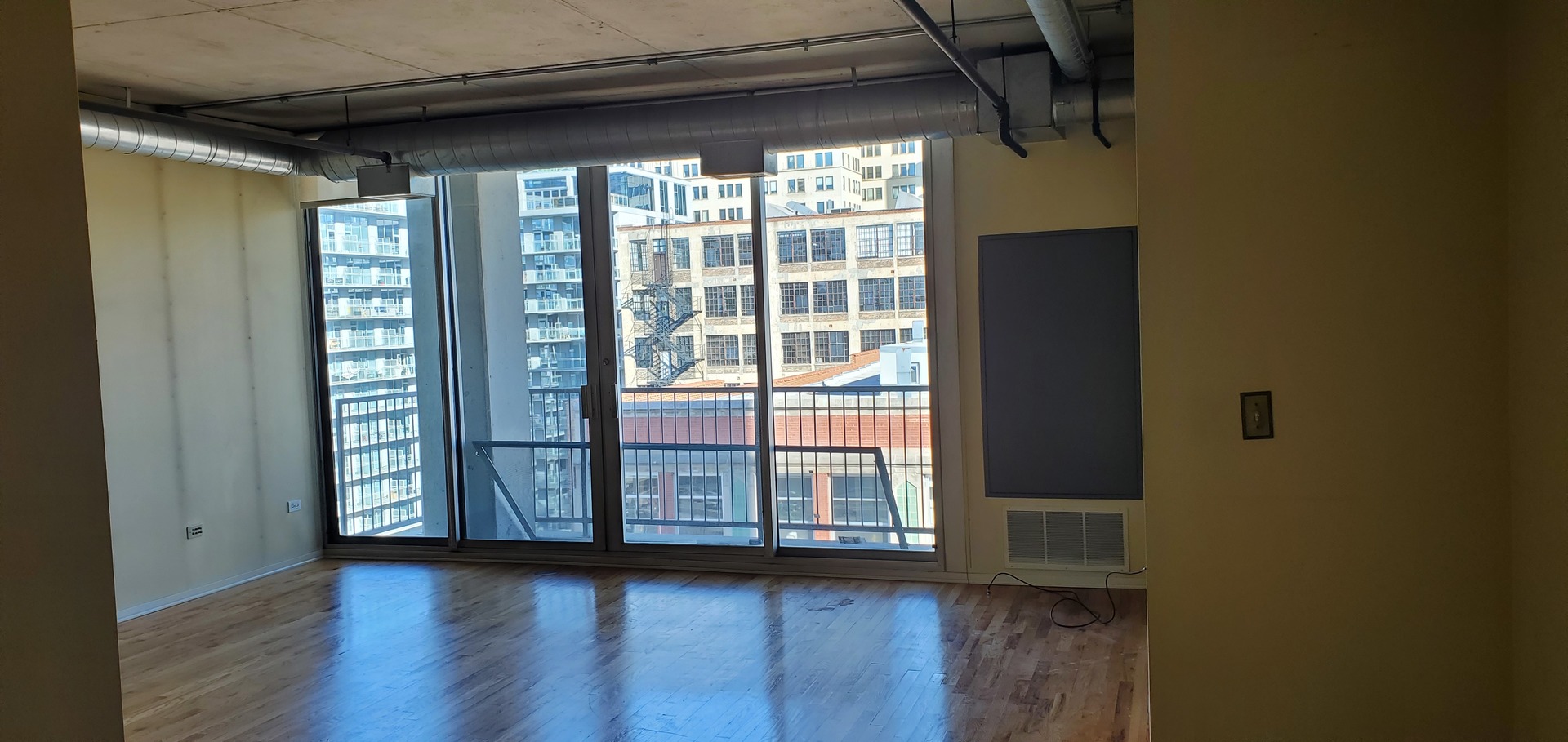 700 W Van Buren Street 1101