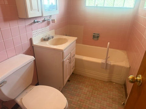 Tiny photo for 9426 S Avers Avenue, Evergreen Park, IL 60805 (MLS # 12760473)