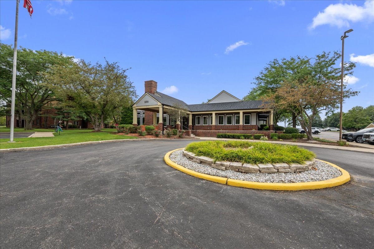 204 Glengarry Drive 102
