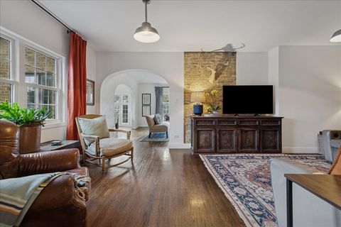 Tiny photo for 420 W Cook Avenue, Libertyville, IL 60048 (MLS # 12471384)