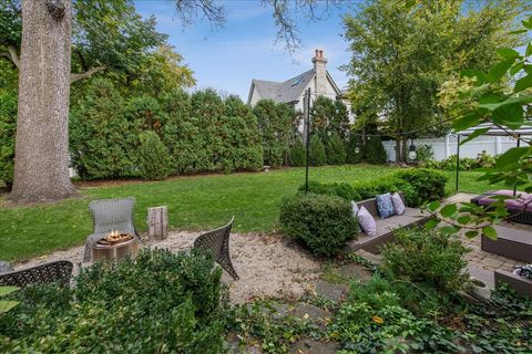 Tiny photo for 420 W Cook Avenue, Libertyville, IL 60048 (MLS # 12471384)