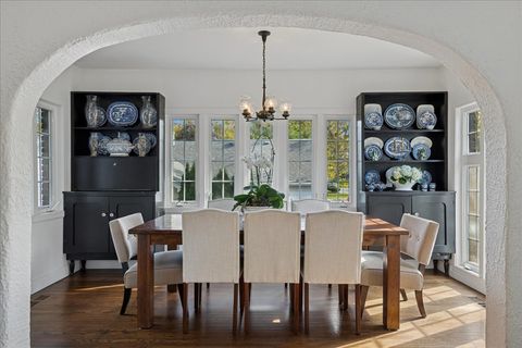 Tiny photo for 420 W Cook Avenue, Libertyville, IL 60048 (MLS # 12471384)