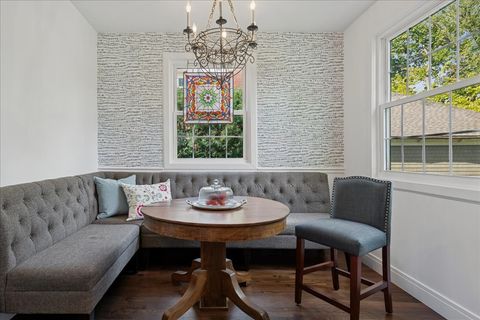 Tiny photo for 420 W Cook Avenue, Libertyville, IL 60048 (MLS # 12471384)