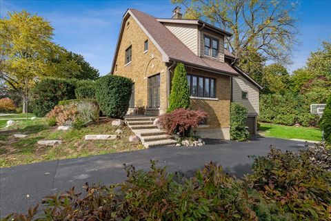 Photo of 420 W Cook Avenue, Libertyville, IL 60048 (MLS # 12471384) Photo of 420 W Cook Avenue, Libertyville, IL 60048 (MLS # 12471384)