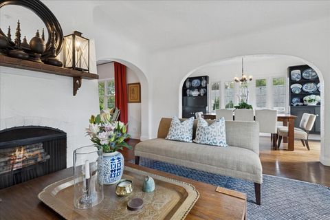 Tiny photo for 420 W Cook Avenue, Libertyville, IL 60048 (MLS # 12471384)