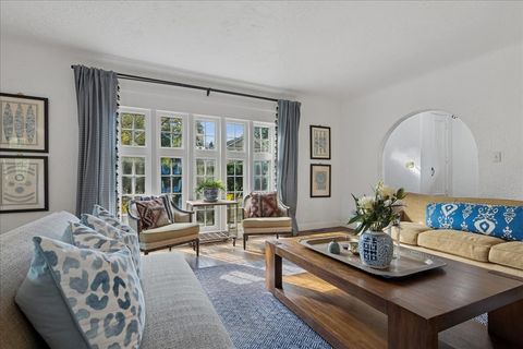 Tiny photo for 420 W Cook Avenue, Libertyville, IL 60048 (MLS # 12471384)