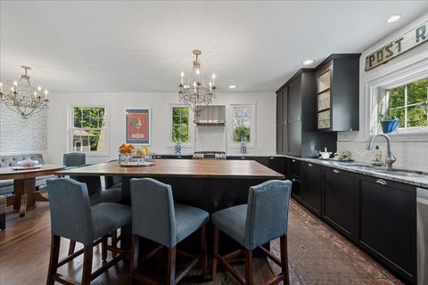 Tiny photo for 420 W Cook Avenue, Libertyville, IL 60048 (MLS # 12471384)