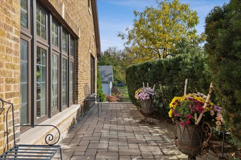 Tiny photo for 420 W Cook Avenue, Libertyville, IL 60048 (MLS # 12471384)