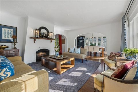 Tiny photo for 420 W Cook Avenue, Libertyville, IL 60048 (MLS # 12471384)