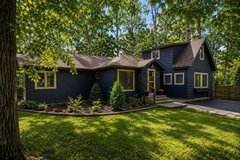 Photo of 217 Wander Way, Lake In The Hills, IL 60156 (MLS # 12651990)