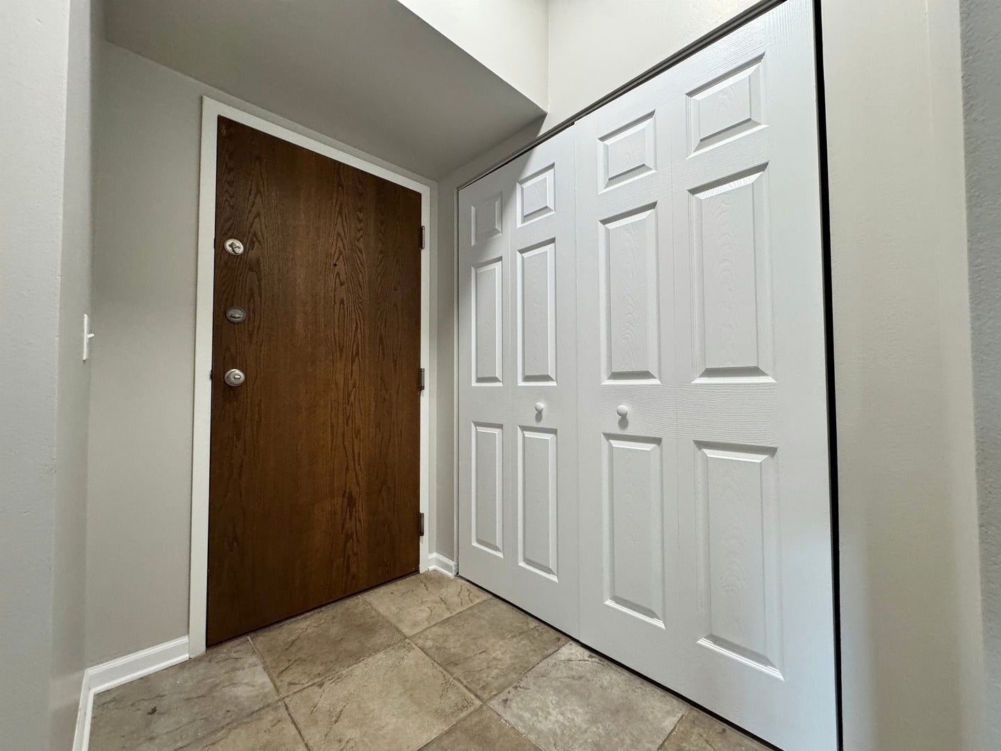 1539 RAYMOND Drive 204