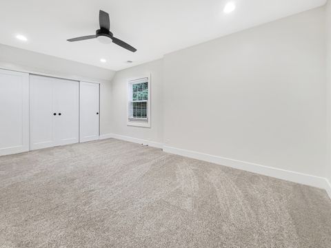 Tiny photo for 401 S Fourth Avenue, Libertyville, IL 60048 (MLS # 12368368)