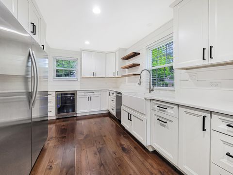 Tiny photo for 401 S Fourth Avenue, Libertyville, IL 60048 (MLS # 12368368)
