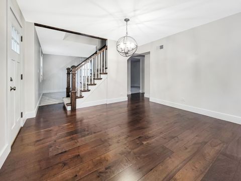 Tiny photo for 401 S Fourth Avenue, Libertyville, IL 60048 (MLS # 12368368)