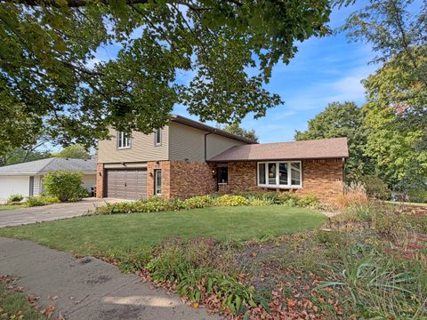 Photo of 1712 Wood Street, Freeport, IL 61032 (MLS # 12485375)