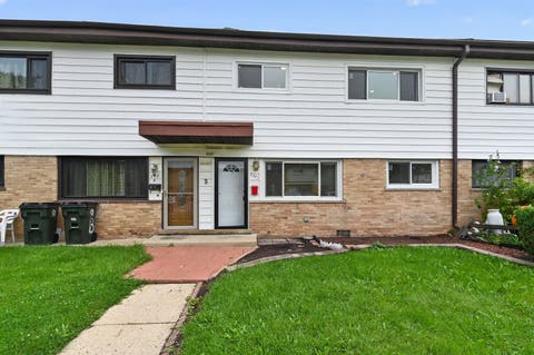 Photo of 257 dover Drive #c, Des Plaines, IL 60018 (MLS # 12723363)