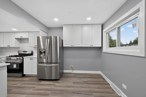 Tiny photo for 257 dover Drive #c, Des Plaines, IL 60018 (MLS # 12723363)