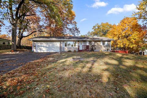Photo of 1393 Oakleaf Drive, St. Anne, IL 60964 (MLS # 12510901)
