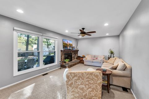 Tiny photo for 896 Chaucer Way, Buffalo Grove, IL 60089 (MLS # 12497901)