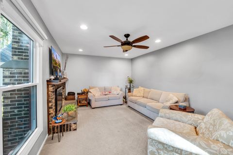 Tiny photo for 896 Chaucer Way, Buffalo Grove, IL 60089 (MLS # 12497901)