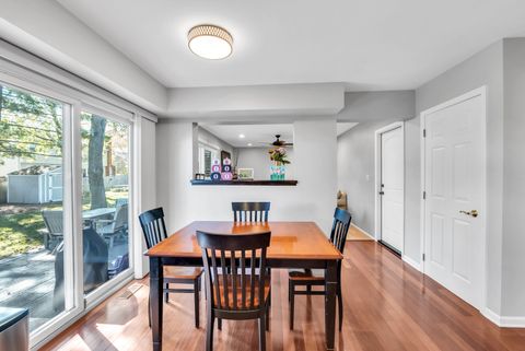 Tiny photo for 896 Chaucer Way, Buffalo Grove, IL 60089 (MLS # 12497901)