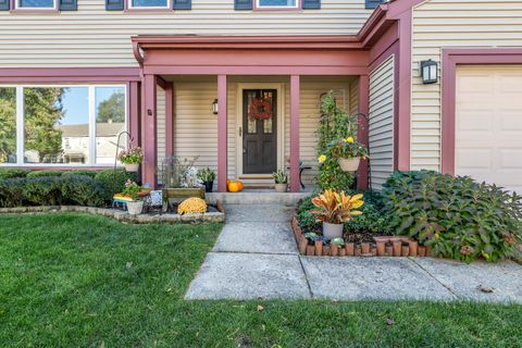 Tiny photo for 896 Chaucer Way, Buffalo Grove, IL 60089 (MLS # 12497901)