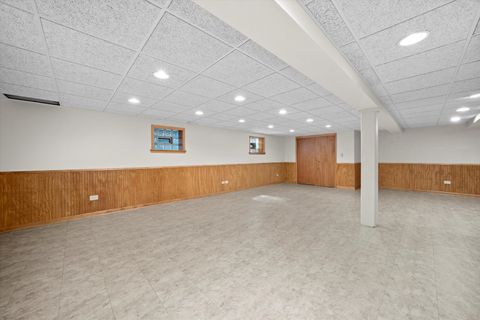 Tiny photo for 9047 W Oak Crest Court, Palos Hills, IL 60465 (MLS # 12488410)