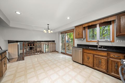 Tiny photo for 9047 W Oak Crest Court, Palos Hills, IL 60465 (MLS # 12488410)