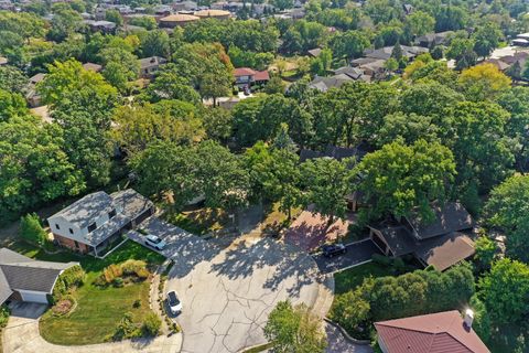 Tiny photo for 9047 W Oak Crest Court, Palos Hills, IL 60465 (MLS # 12488410)