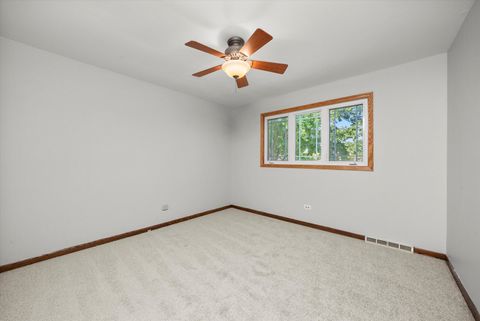 Tiny photo for 9047 W Oak Crest Court, Palos Hills, IL 60465 (MLS # 12488410)