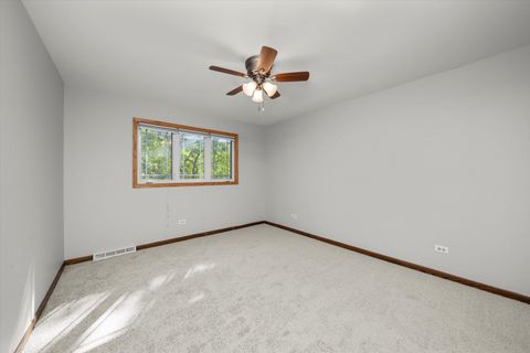 Tiny photo for 9047 W Oak Crest Court, Palos Hills, IL 60465 (MLS # 12488410)