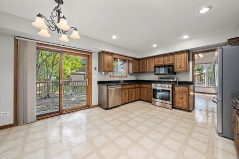 Tiny photo for 9047 W Oak Crest Court, Palos Hills, IL 60465 (MLS # 12488410)