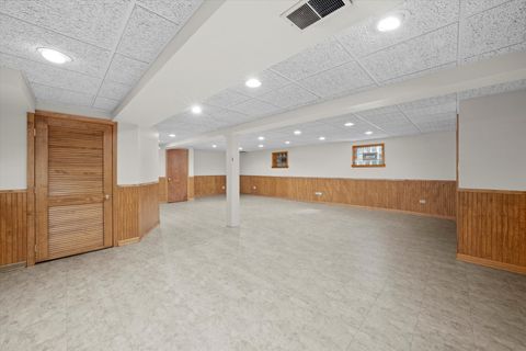 Tiny photo for 9047 W Oak Crest Court, Palos Hills, IL 60465 (MLS # 12488410)