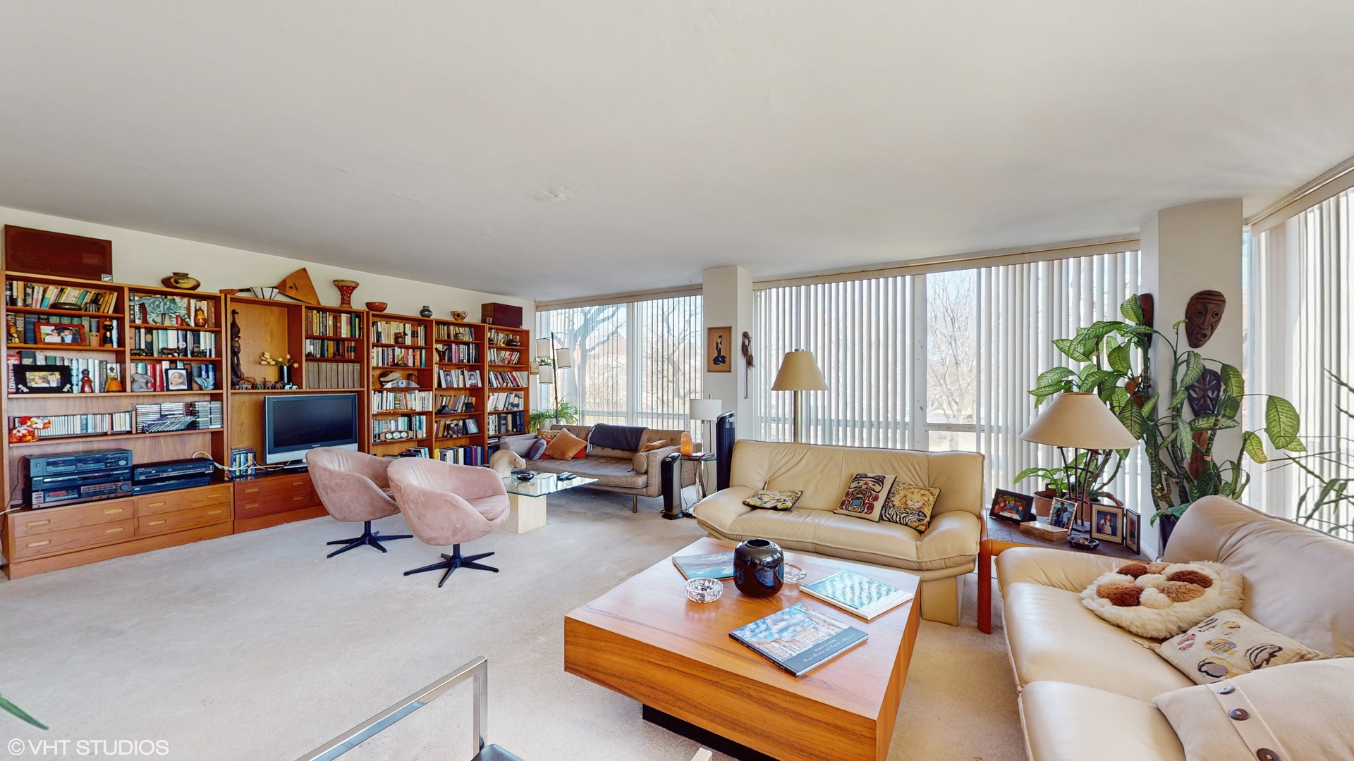 601 E 32nd Street 210-211