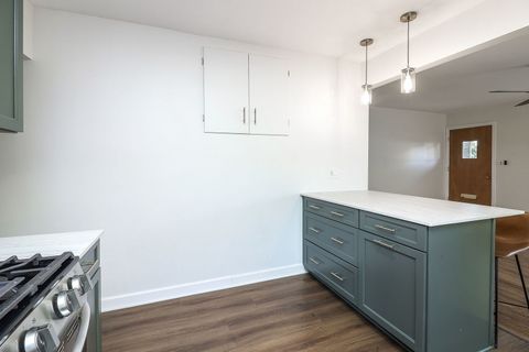 Tiny photo for 3210 Madison Avenue, Brookfield, IL 60513 (MLS # 12510981)