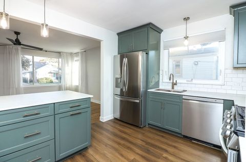 Tiny photo for 3210 Madison Avenue, Brookfield, IL 60513 (MLS # 12510981)