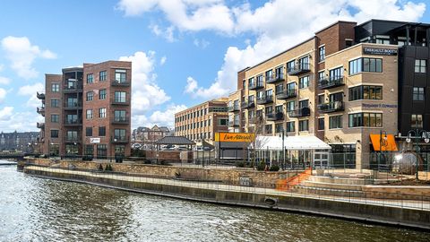 Tiny photo for 265 Canal Drive, St. Charles, IL 60174 (MLS # 12498372)