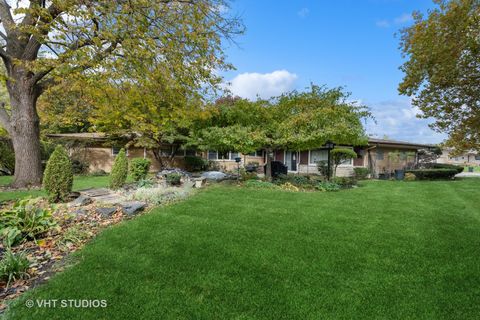 Tiny photo for 301 S Arlington Heights Road, Elk Grove Village, IL 60007 (MLS # 12492041)