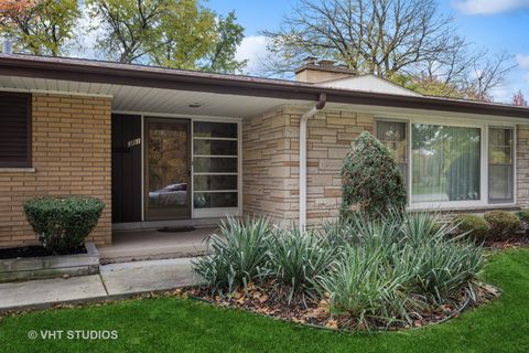 Tiny photo for 301 S Arlington Heights Road, Elk Grove Village, IL 60007 (MLS # 12492041)