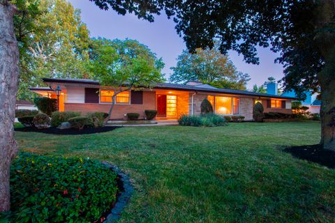 Tiny photo for 301 S Arlington Heights Road, Elk Grove Village, IL 60007 (MLS # 12492041)