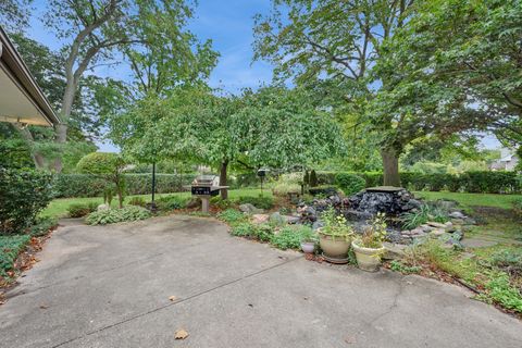 Tiny photo for 301 S Arlington Heights Road, Elk Grove Village, IL 60007 (MLS # 12492041)