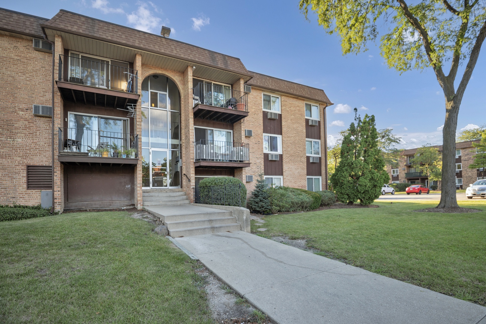 1080 Knoll Lane 305