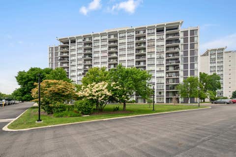 Photo of 8809 Golf Road #8A, Niles, IL 60714 (MLS # 12671909)