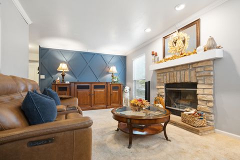 Tiny photo for 308 Cornwall Avenue, South Elgin, IL 60177 (MLS # 12491852)