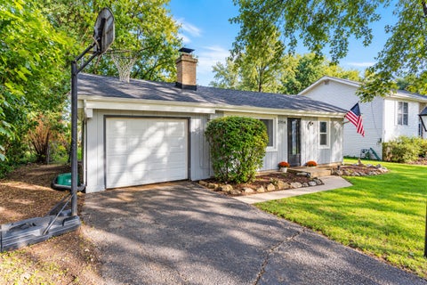Tiny photo for 3914 Woodstock Street, Wonder Lake, IL 60097 (MLS # 12773664)
