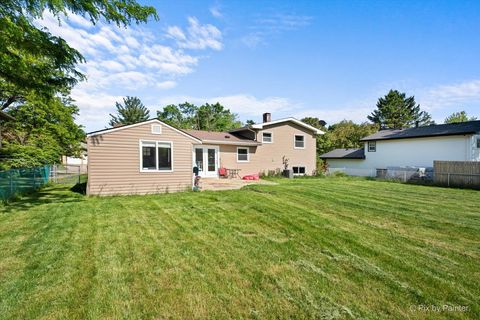 Tiny photo for 860 Darlington Lane, Crystal Lake, IL 60014 (MLS # 12461974)
